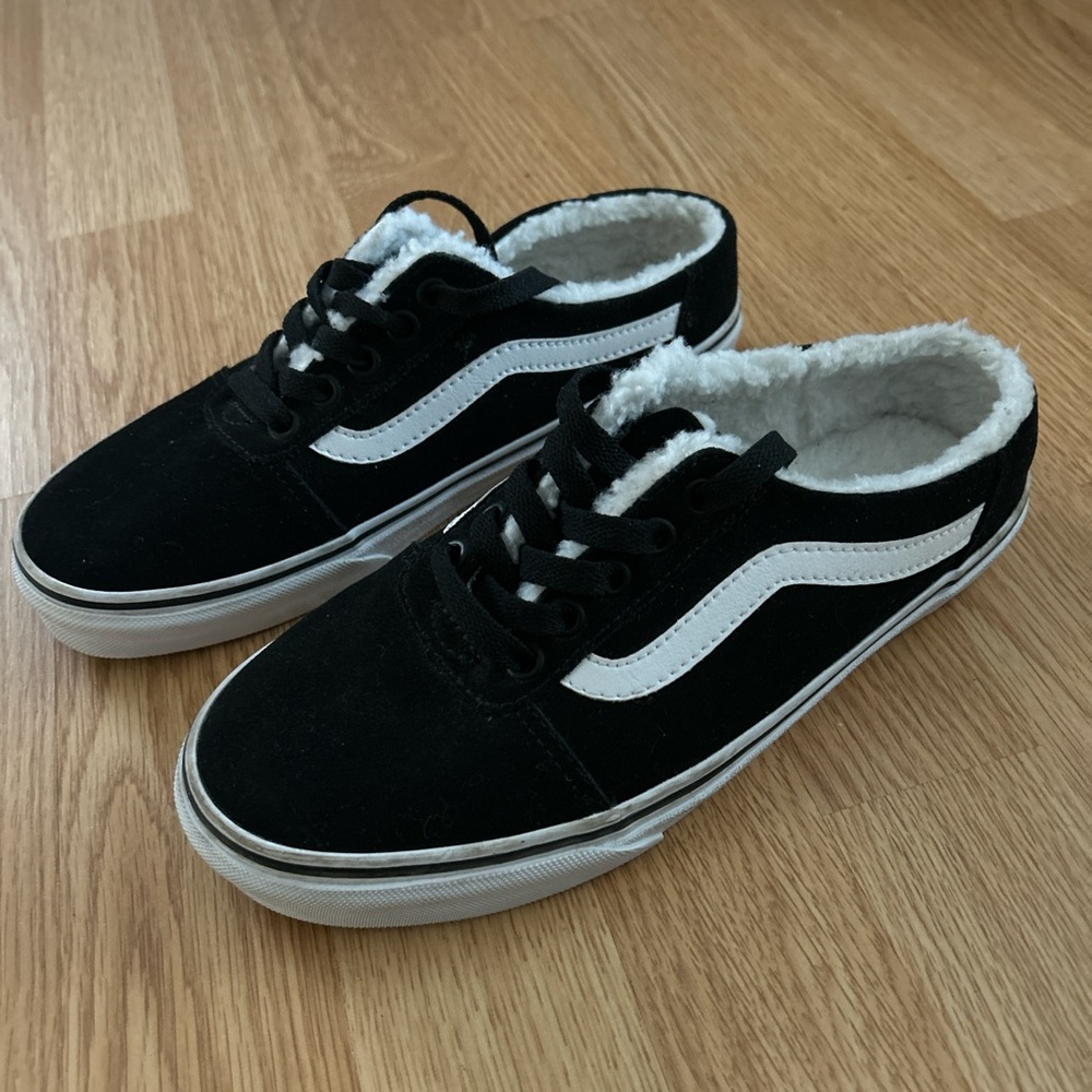 Women’s Vans sherpa lined mules